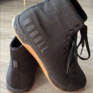 NoBull high top size 8.5 like new (no box). Worn 4x, additional laces included.